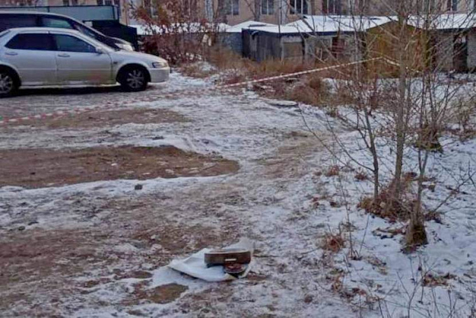 В Улан-Удэ возле гаражей обнаружили мину (ФОТО)