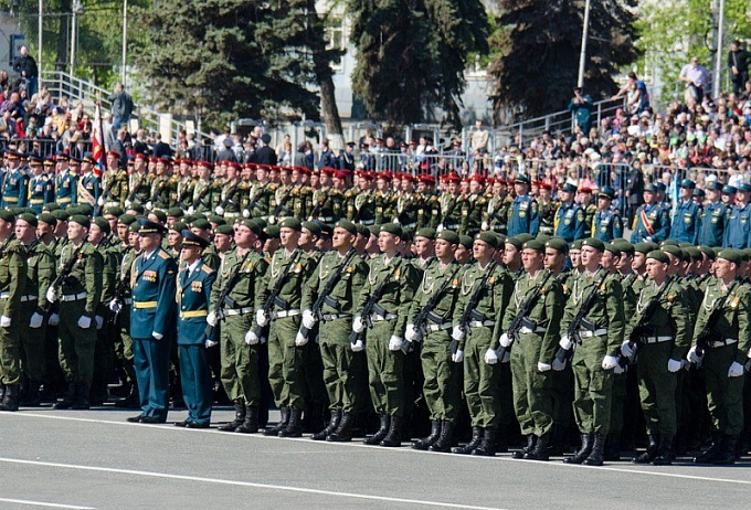  В 13 городах России отказались проводить парад Победы