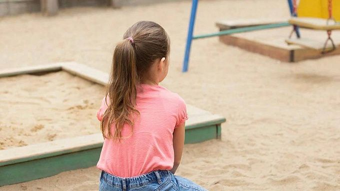 «Приходила с синяками и ссадинами»: воспитатель издевалась над ребенком в Иркутской области 