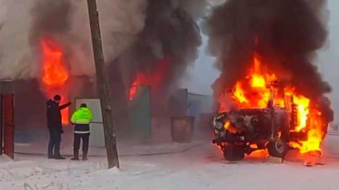 Мужчина получил ожоги руки и лица на пожаре в Бурятии