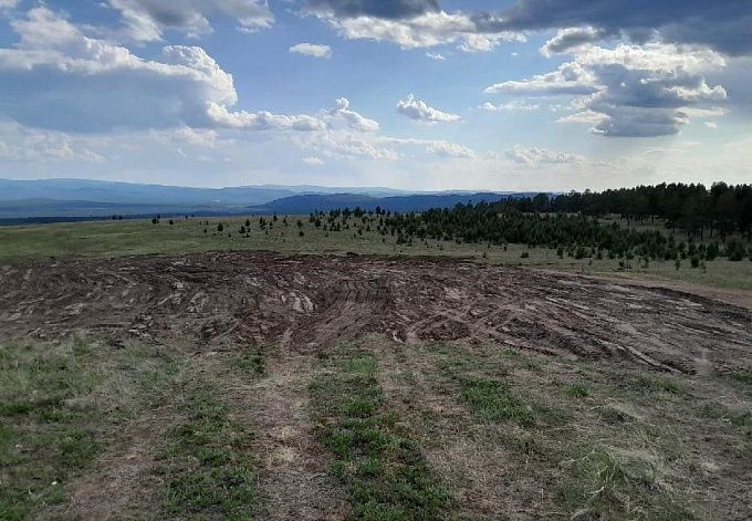 В Бурятии дорожную организацию заставили убрать свалку возле трассы