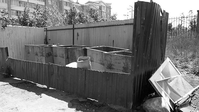 Труп, завернутый в тряпку, нашли прохожие у мусорных баков в Улан-Удэ 