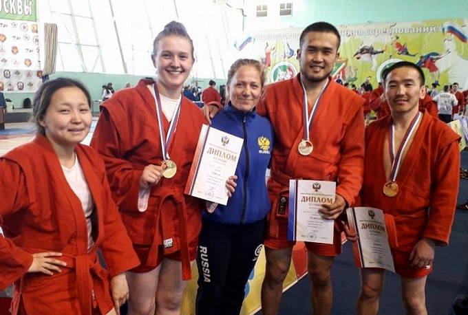 Спортсмены из Бурятии завоевали два золота на чемпионате России по самбо