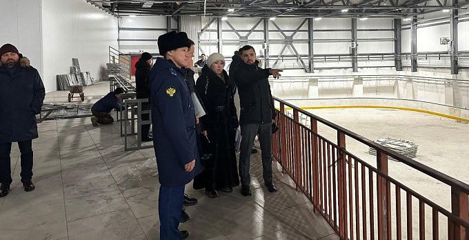 В недостроенный Ледовый дворец в Улан-Удэ снова наведалась прокуратура