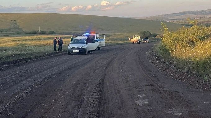 Пожилая женщина получила травмы в перевернувшейся машине в Бурятии