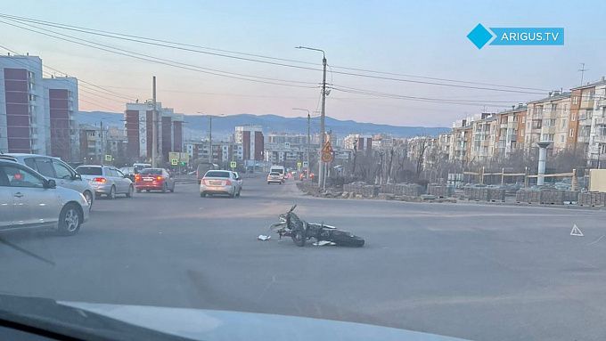 В Улан-Удэ мотоциклист пострадал в столкновении с легковушкой