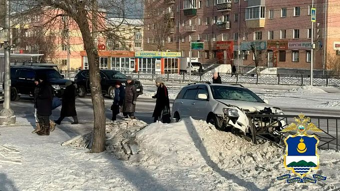 Перебегал на «красный»: пешеход попал под колеса авто в Улан-Удэ