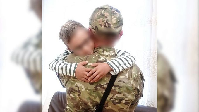 Участник СВО забрал троих сыновей из дома ребенка в Бурятии