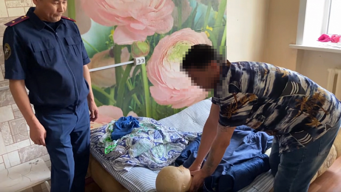 В Улан-Удэ мужчина задушил свою возлюбленную и уснул рядом с трупом