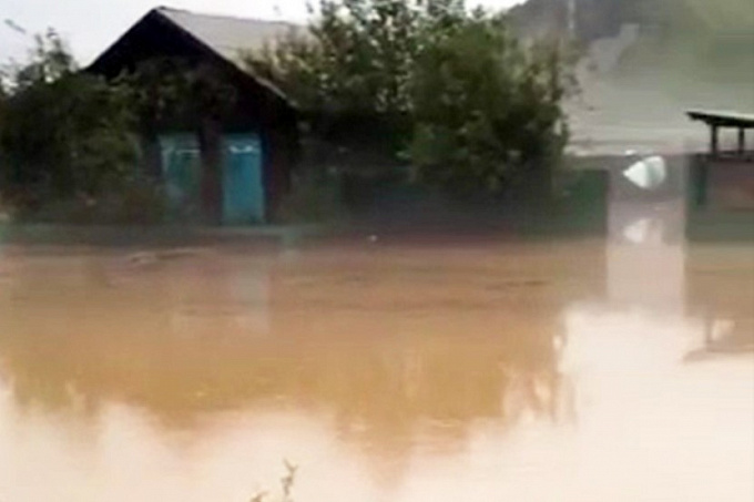 В затопленном селе в Бурятии ввели режим ЧС