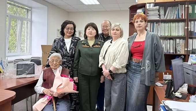 88-летняя жительница Бурятии пожертвовала миллион рублей детям и бойцам СВО