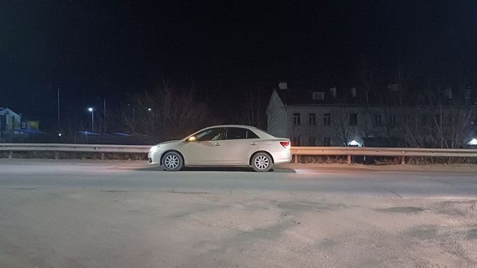 В Улан-Удэ нетрезвый мужчина перебегал дорогу и угодил под колеса авто