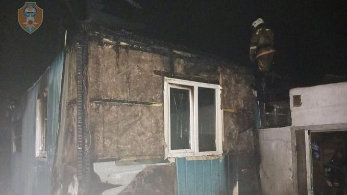 Ожоги лица и ушей получил мужчина на пожаре в Бурятии