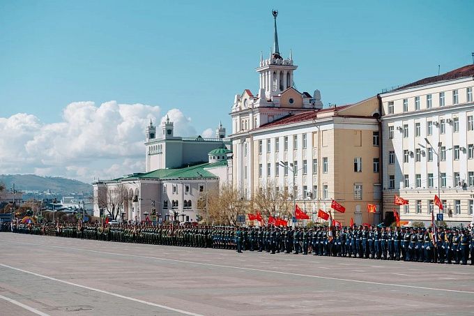 Более 1,5 тысяч военнослужащих приняли участие в параде Победы в Улан-Удэ. ФОТО