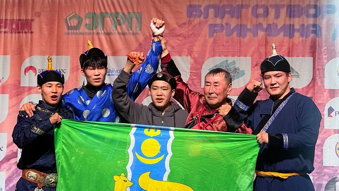 Абсолютного чемпиона «Алтан Мундарга-2026» выбирают дважды