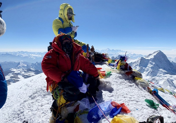 Первая жительница Бурятии покорила Эверест (ФОТО)