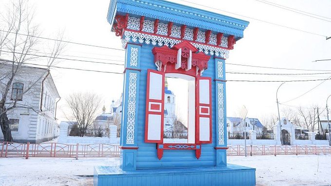 Яркий и красочный наличник появился в центре Улан-Удэ