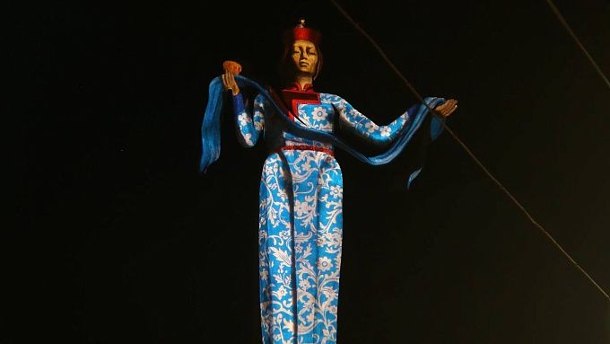 В Улан-Удэ скульптура «Гостеприимная Бурятия» наденет праздничный дэгэл