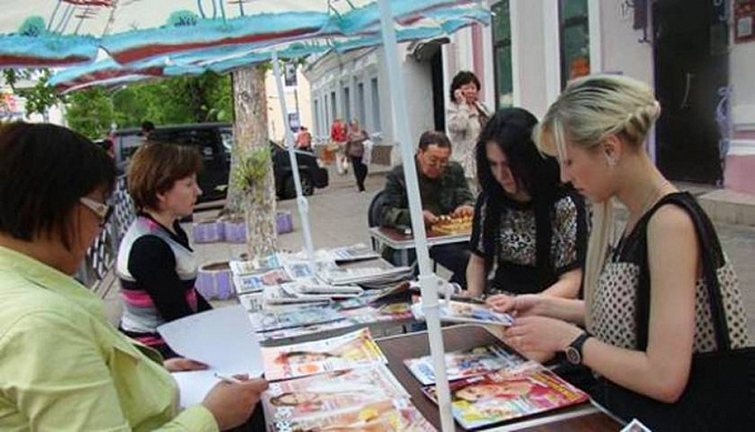 В Улан-Удэ открылся летний читальный зал на открытом воздухе