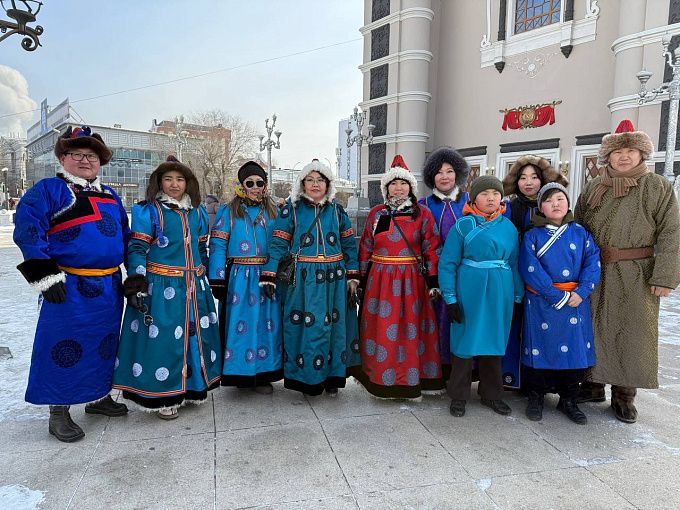 Красочный дэгэлфлешмоб прошел в Улан-Удэ