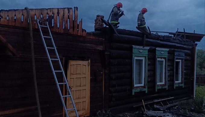 В Бурятии семья с детьми осталась без крыши над головой