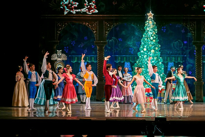 Новогодние премьеры Бурятского театра оперы и балета собрали аншлаг 