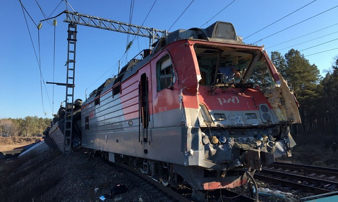 Поезд протаранил авто на Забайкальской железной дороге. Есть погибшие и пострадавшие