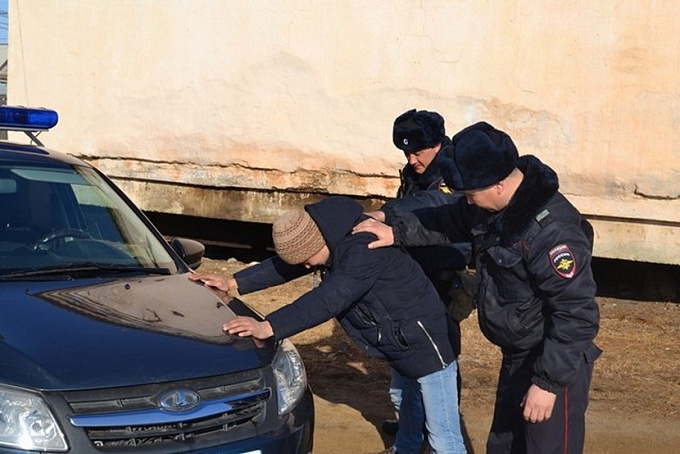В Улан-Удэ бойцы Росгвардии устроили погоню за вором с АЗС