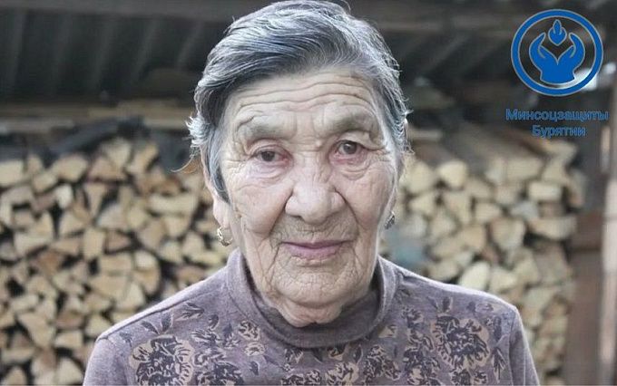 Мать-героиня и ветеран труда отмечает вековой юбилей в Улан-Удэ