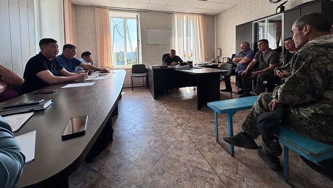 Осталось 100 коров из 3 тысяч: старейший колхоз Бурятии оказался на грани исчезновения 