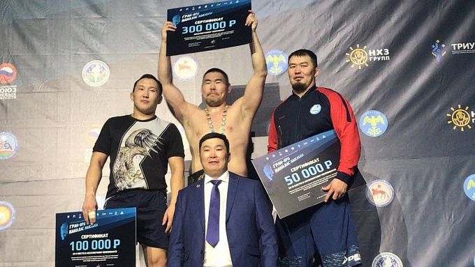 Бурятский борец стал абсолютным чемпионом всероссийского турнира