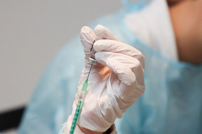 В России ученые проводят исследования вакцины от коронавируса на детях