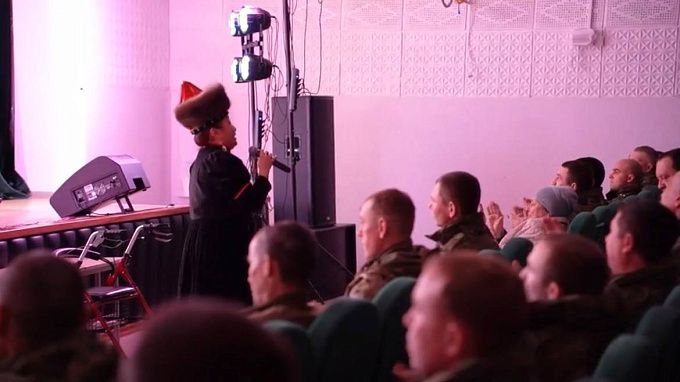 Театр из Забайкалья выступил в зоне СВО 