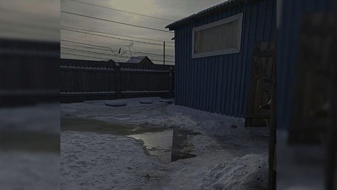Наледные воды подошли к жилым домам в районе Бурятии