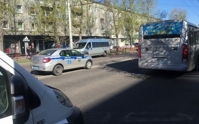 Водитель Mercedes насмерть сбил подростка в Иркутске