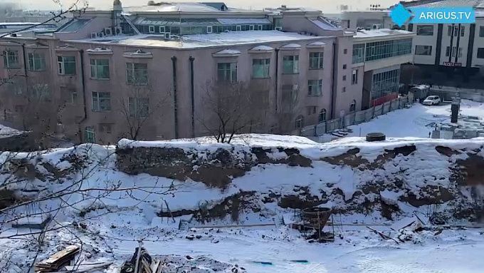 Дом молодежи строят в центре Улан-Удэ 