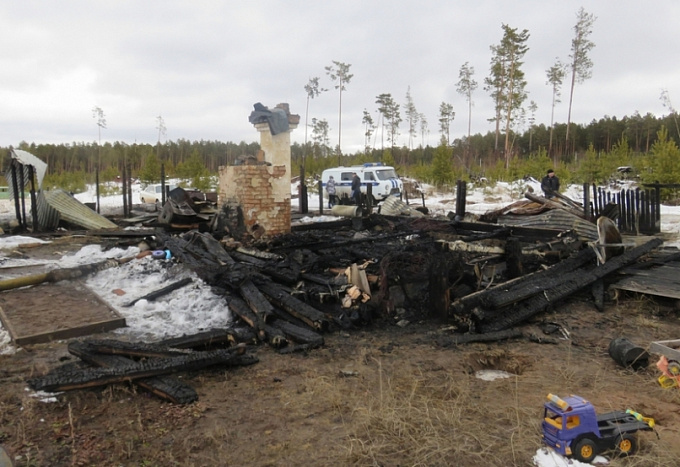 Двое подростков погибли на пожаре в Иркутской области