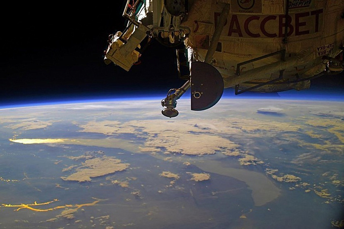 Рассвет над Байкалом сфотографировали из космоса 