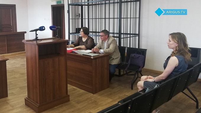 В суде Улан-Удэ продолжается разбирательство по громкому делу Анастасии Кузовлевой