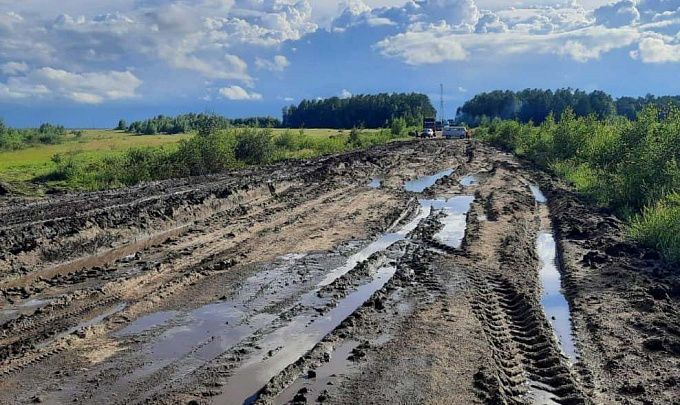 В Бурятии начали ремонт трассы, где машины тонут в грязи