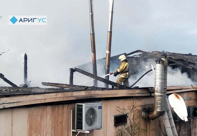 В Бурятии горело здание рыбзавода (ФОТО)