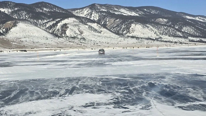 Ледовую переправу открыли на Ольхоне 