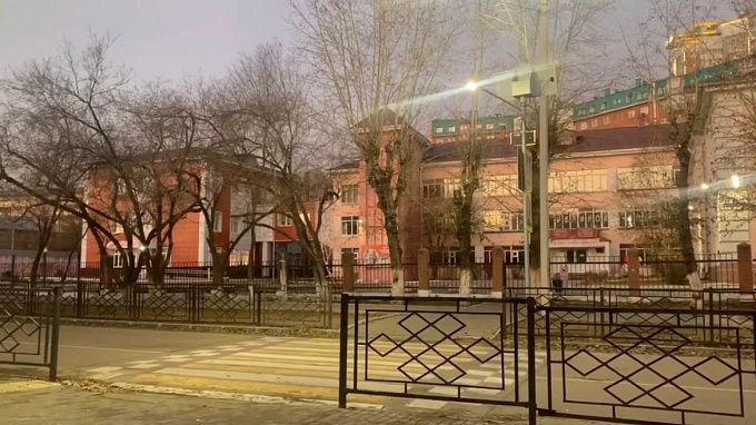 В Улан-Удэ устанавливают светофоры около школ и детсадов