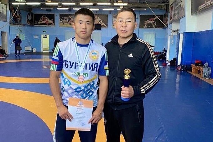 Борец из Бурятии стал призером первенства России среди юниоров