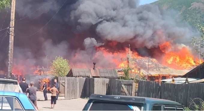 Больше тысячи квадратных метров уничтожил пожар в районе Бурятии