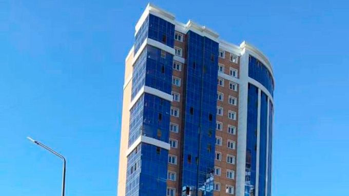 Мужчина погиб, выпав из окна многоэтажки в Улан-Удэ