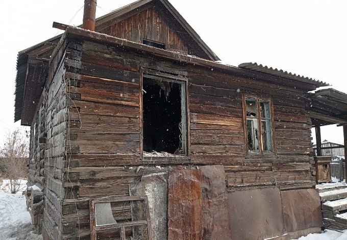 В Улан-Удэ на пожаре погиб незрячий дедушка
