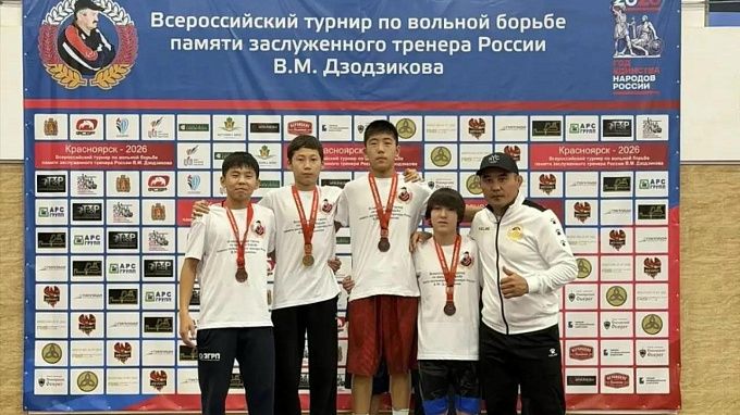 Борцы из Бурятии выиграли медали на всероссийских соревнованиях