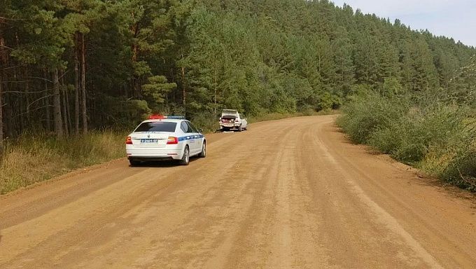 В Бурятии машина влетела в дорожный знак