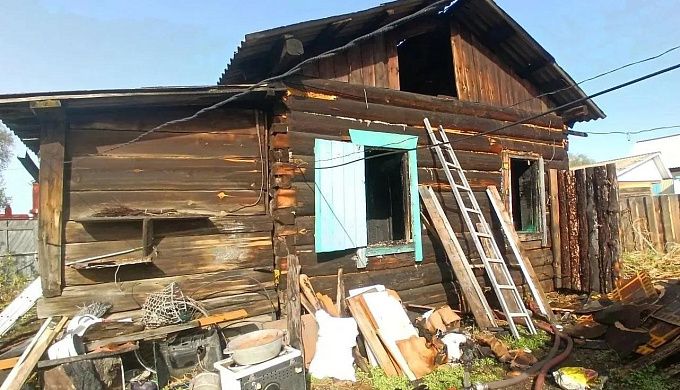 Следователи устанавливают обстоятельства гибели двух людей на пожаре в Бурятии